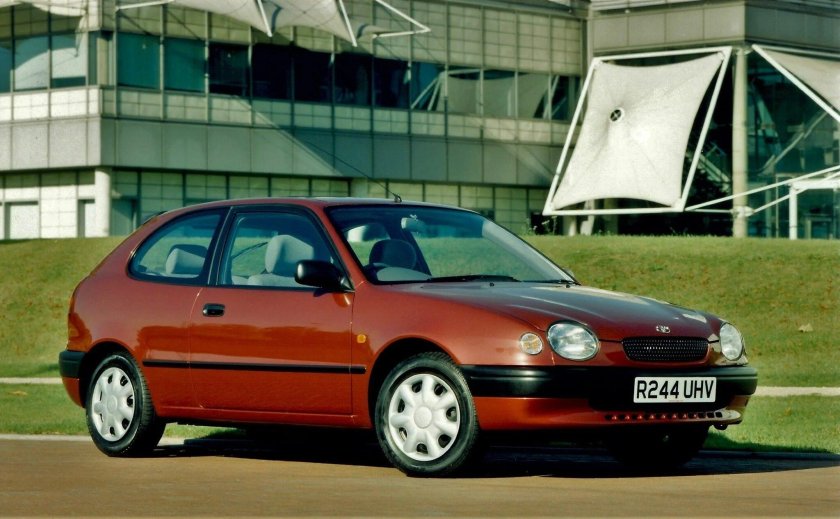 Toyota Corolla e110 хэтчбек 3 двери