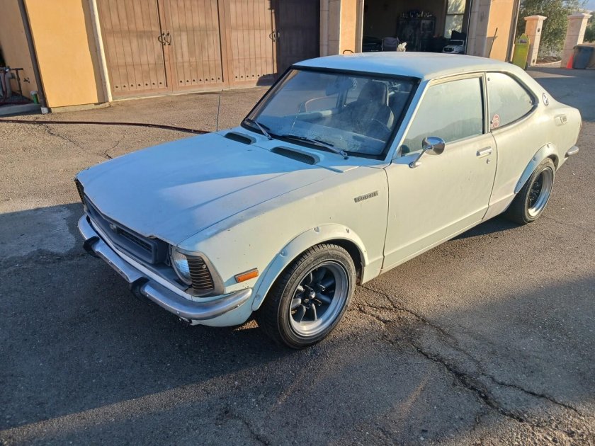 Toyota corolla sr5 1974