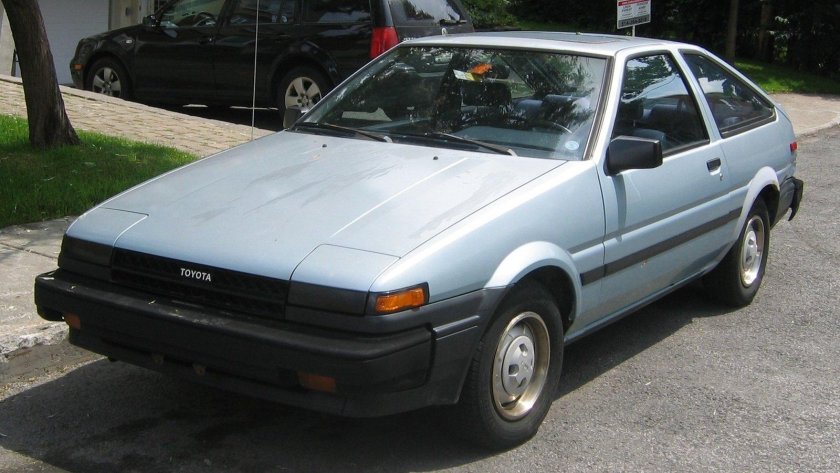 Тойота Королла 1985 хэтчбек