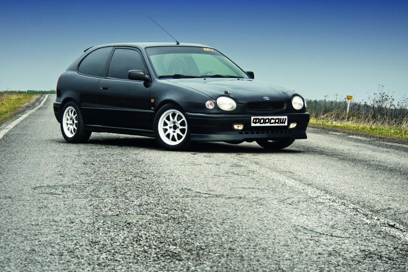 Toyota Corolla e110 хэтчбек