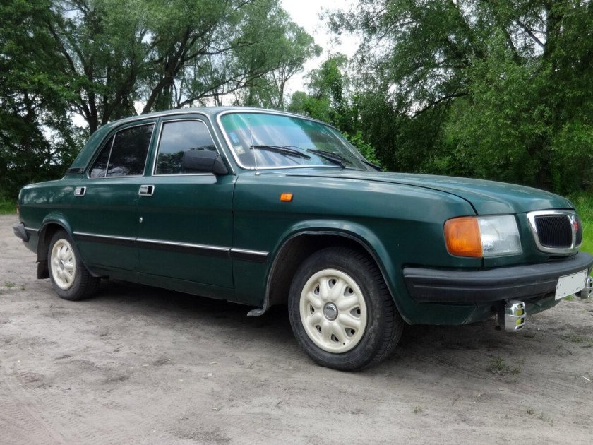 ГАЗ 3110 зеленая