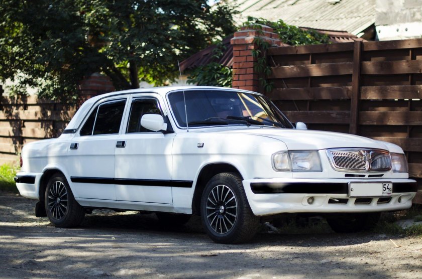 ГАЗ-3110 автомобиль