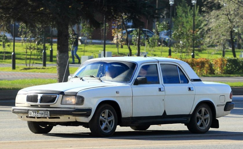ГАЗ-3110 автомобиль