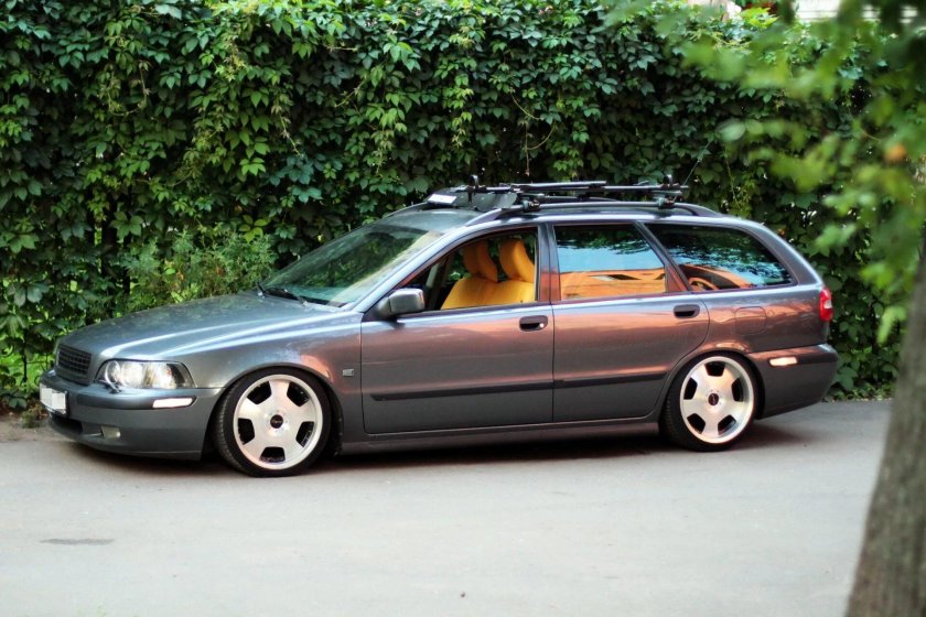 Volvo v40 stance