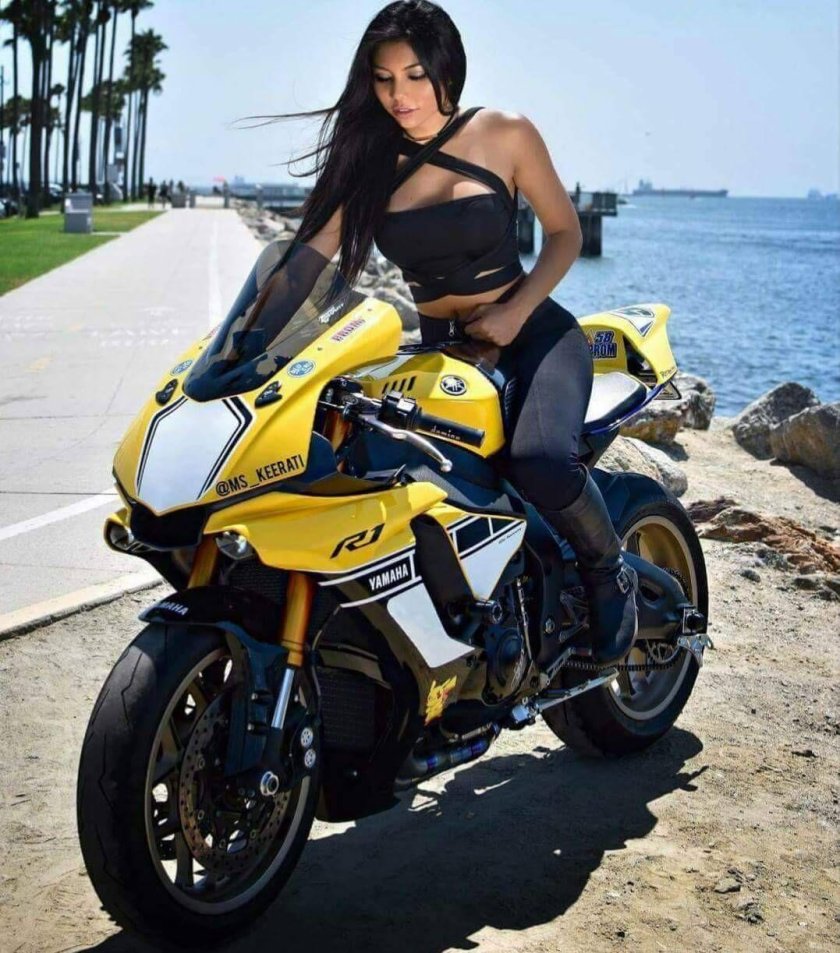 Яна Абрамова мотогонщица