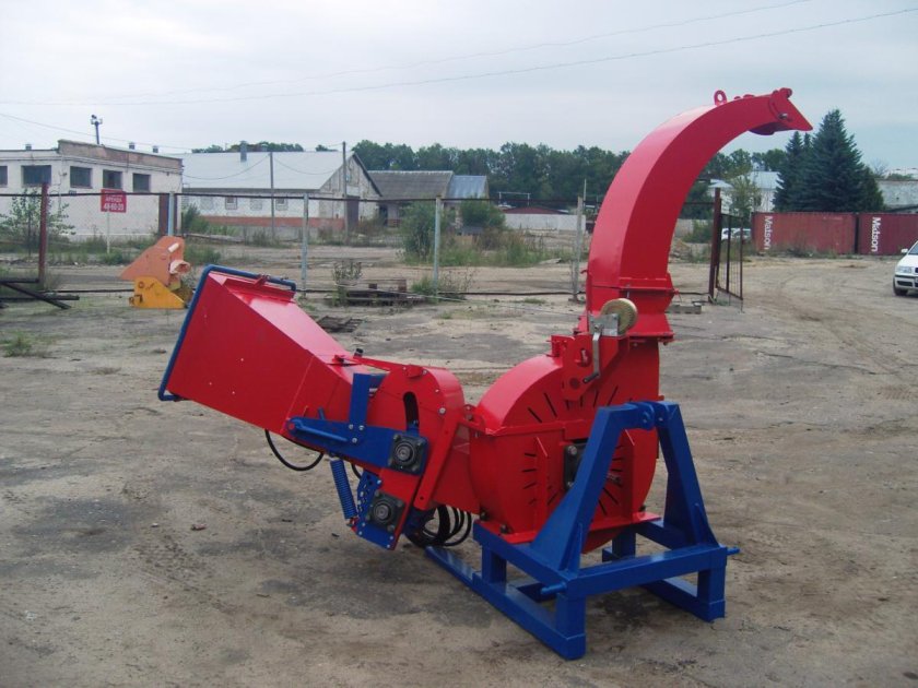 Измельчитель древесины на МТЗ-82