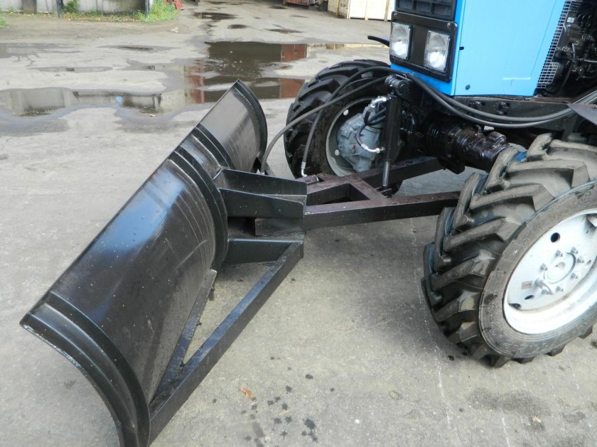 Отвал коммунальный снежный гидроповоротный МТЗ-82.1 ОС-2,4-01