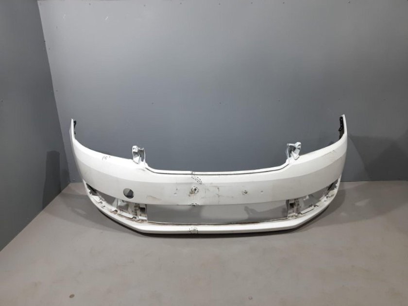 Передний бампер оригинал буна шкоду рапид