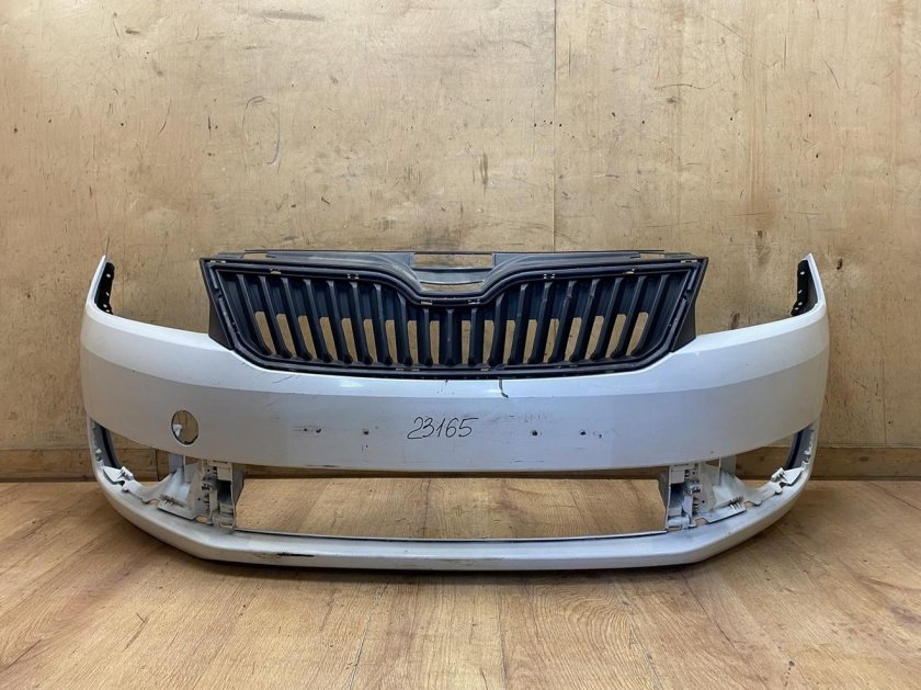 Бампер передний skoda rapid