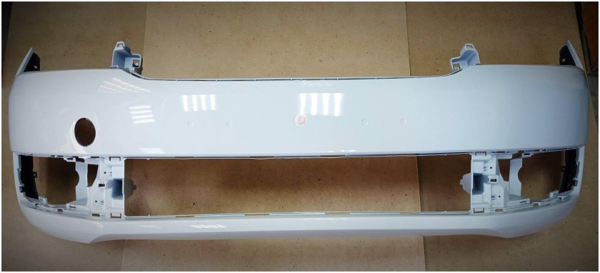 Белый бампер Шкода Рапид