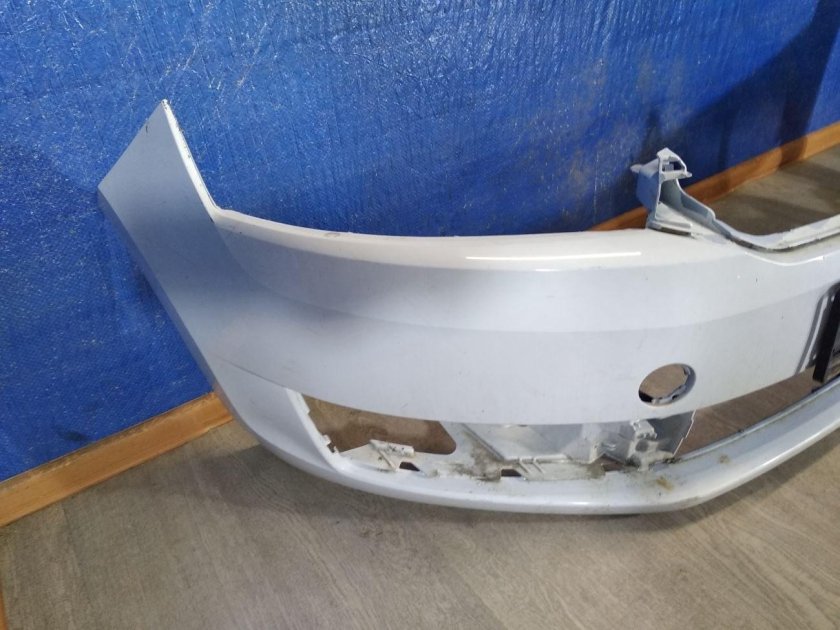 Передний бампер Шкода Рапид