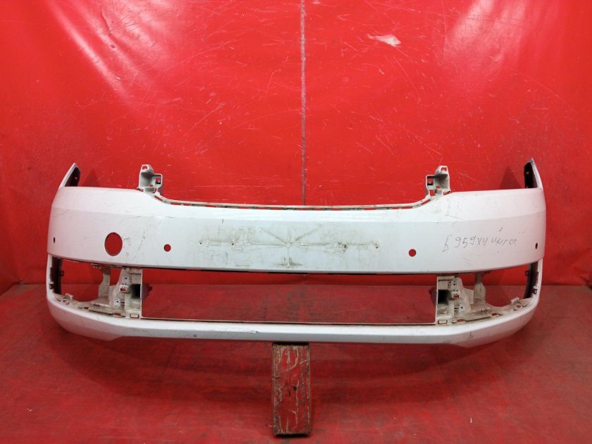 Устройство переднего бампера Шкода Рапид