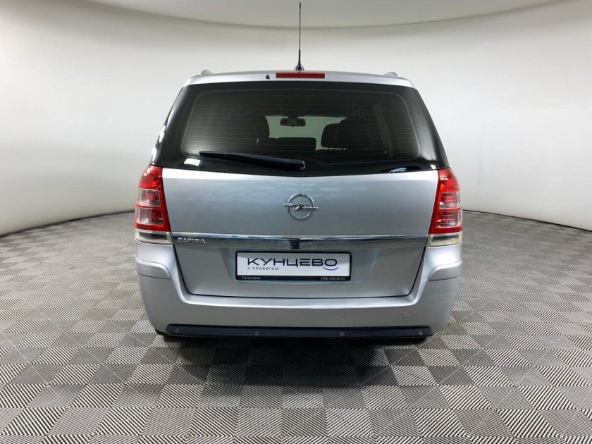 Опель зафира 2011