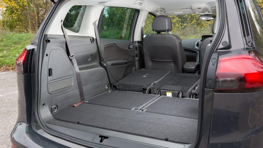 Opel Zafira, 2013 багажник