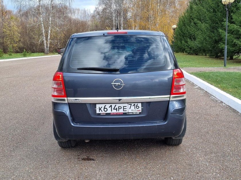 Опель Зафира 2011
