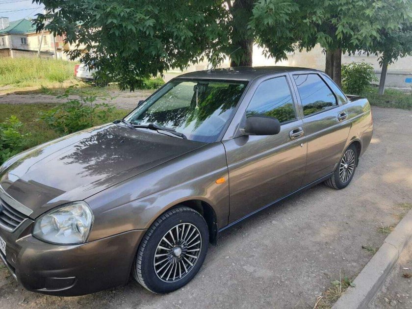 Приора золотисто коричневый