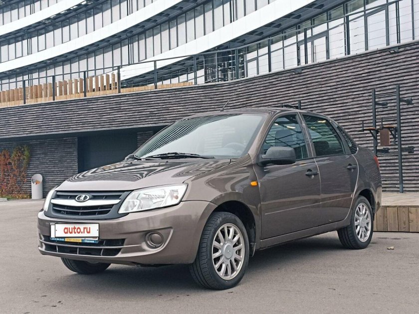 Лада Гранта золотистая