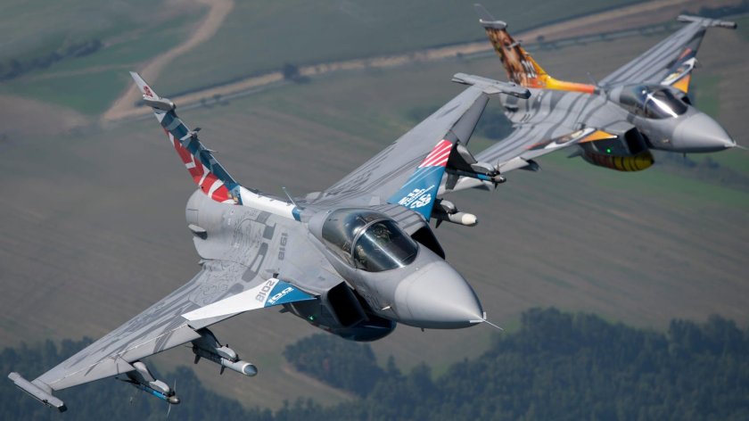 Истребитель ВВС Швеции Jas-39 Gripen