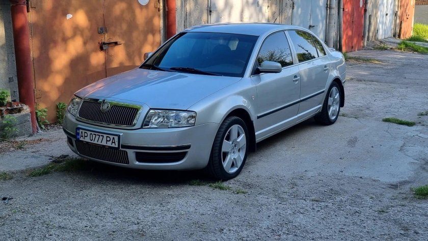 Шкода Суперб 2002 черная