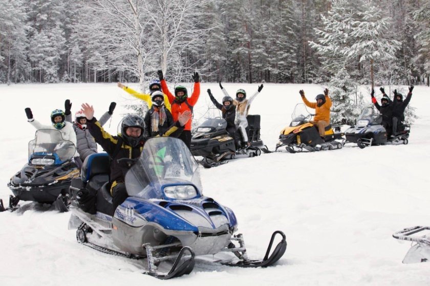Катание на снегоходах в подмосковье