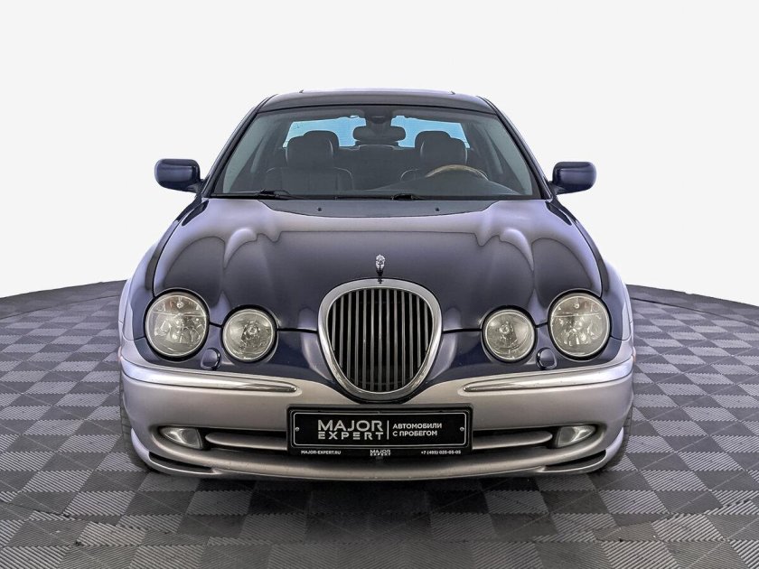 Автомобиль jaguar