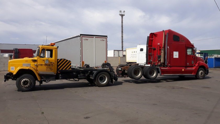 ЗИЛ 130 эвакуатор частичной погрузки