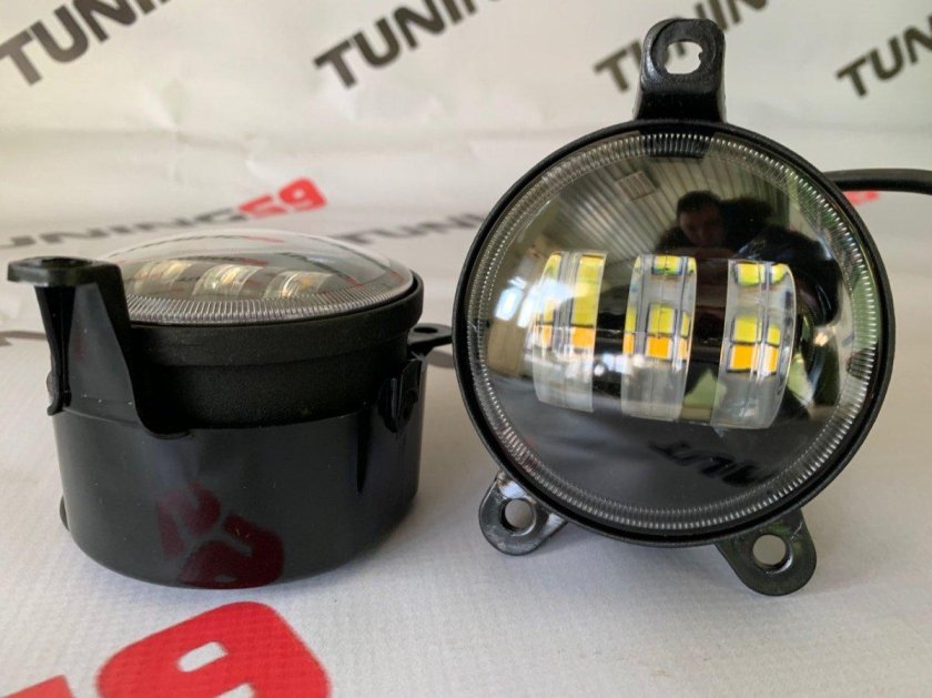 Светодиодные противотуманные фары на Шевроле Нива