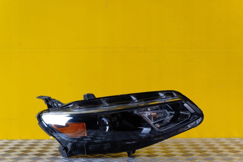 Фара передняя правая Chevrolet Malibu