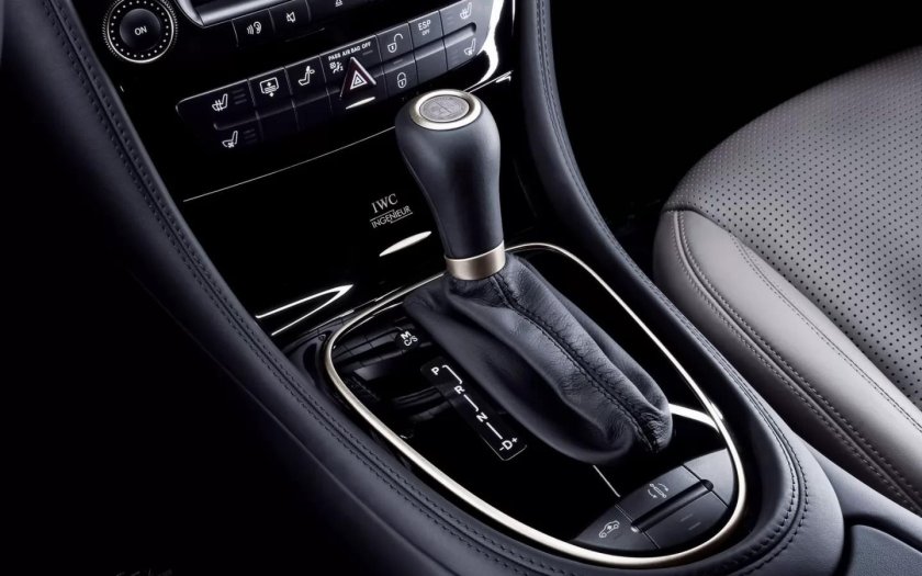 Мерседес е200 салон коробка передач