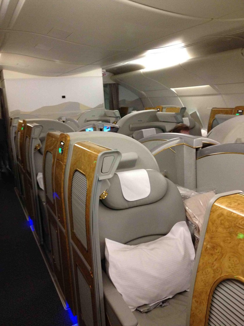 Самолет а380 салон Эмирейтс