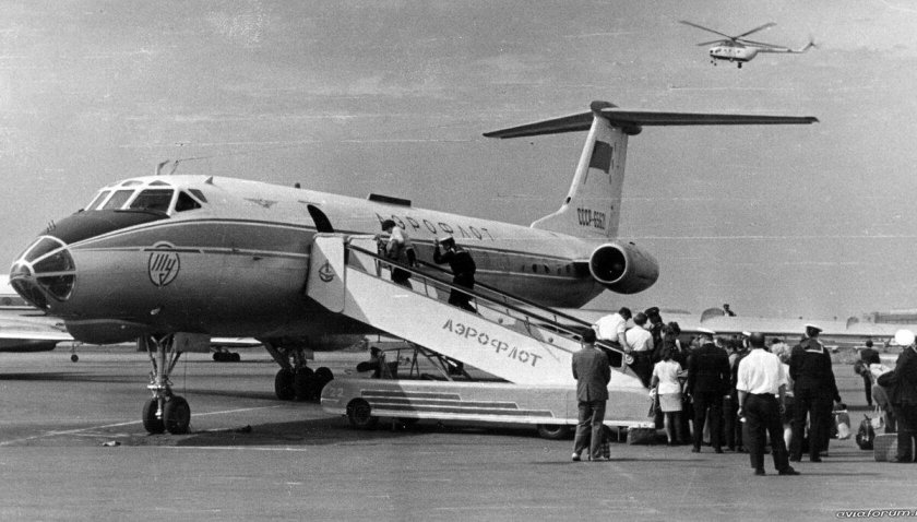 Ту-134 пассажирский самолёт
