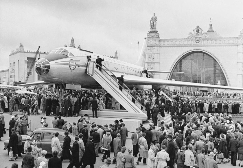 1959 - Открытие в Москве ВДНХ.