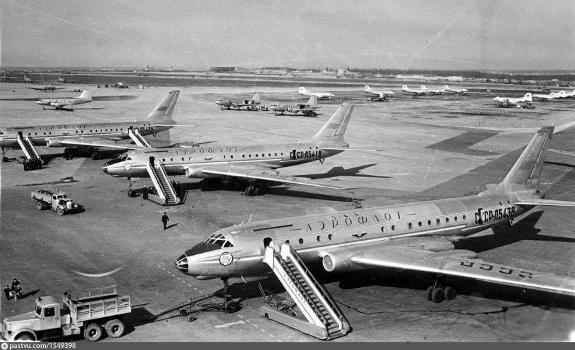 Ту-104 пассажирский самолёт