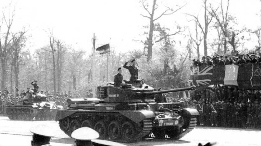 Ис 3 на параде в берлине 1945