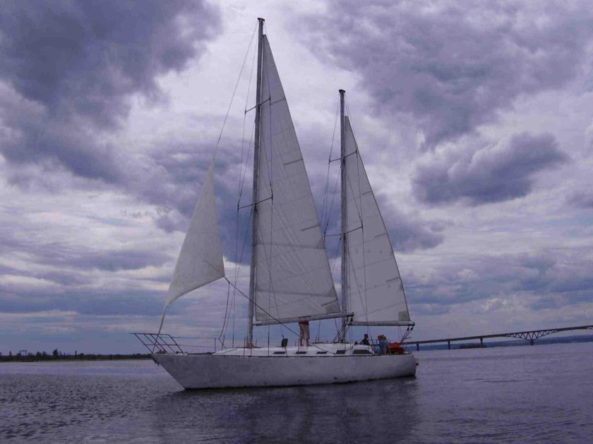 Парусная яхта кеч