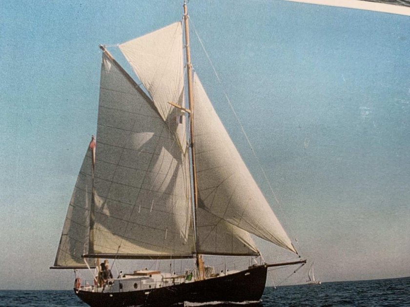 Парусная лодка