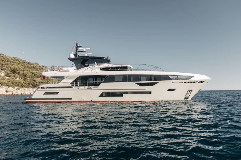 Яхта navetta 37