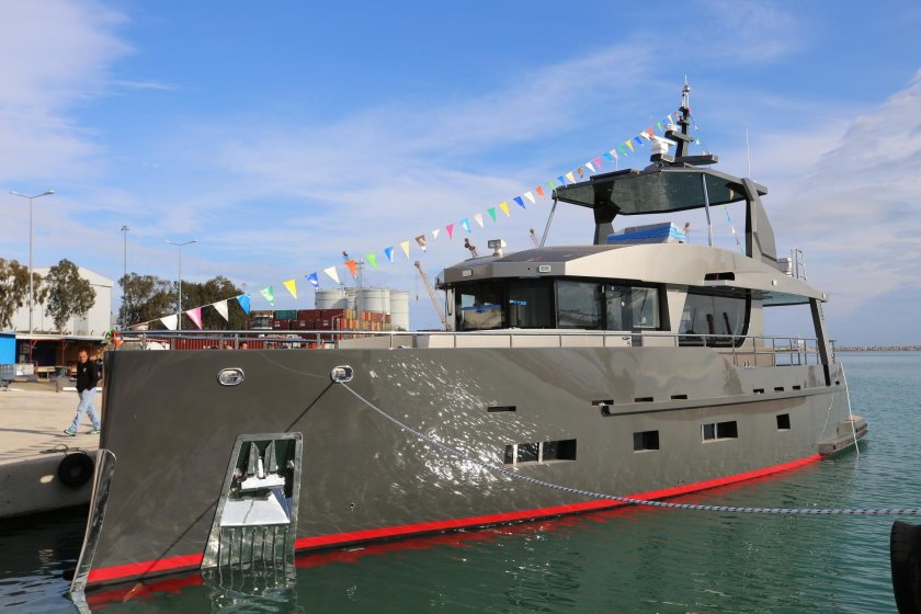 Яхта Беринг 70