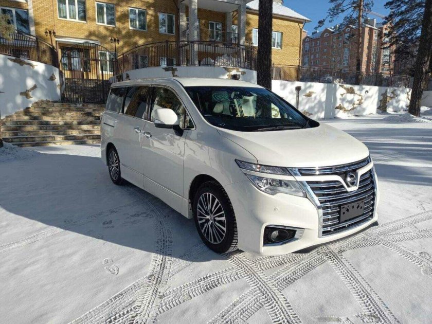 Nissan Elgrand 2015