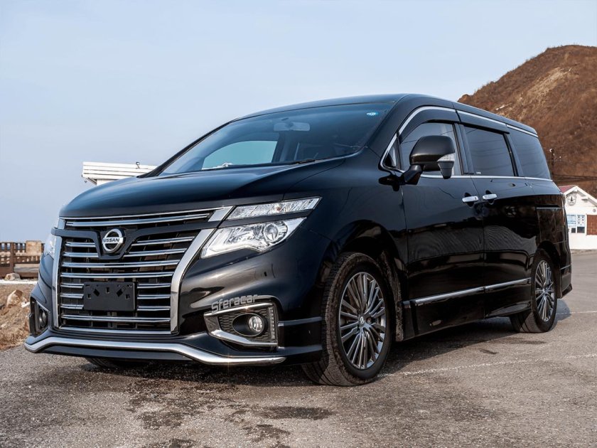 Ниссан Эльгранд или Тойота альфард
