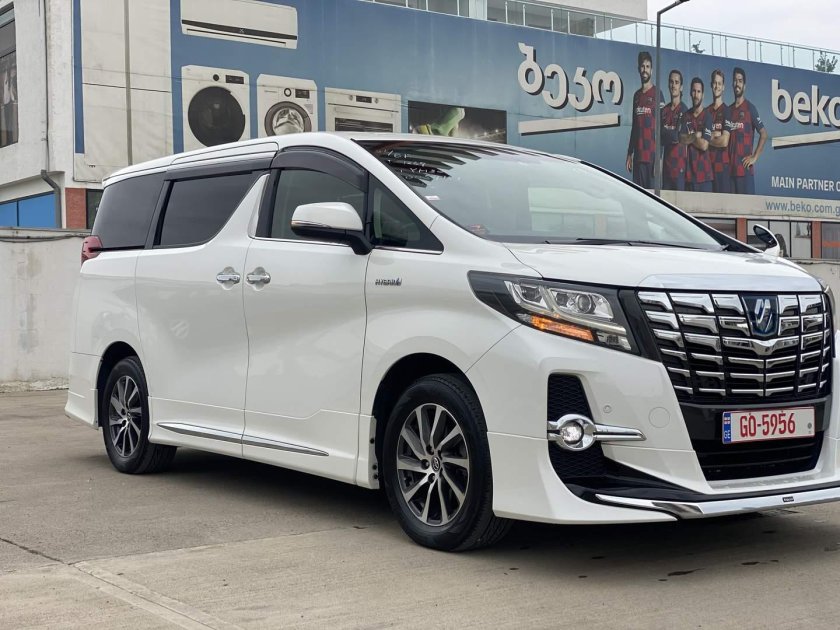 Альфард 2017 года