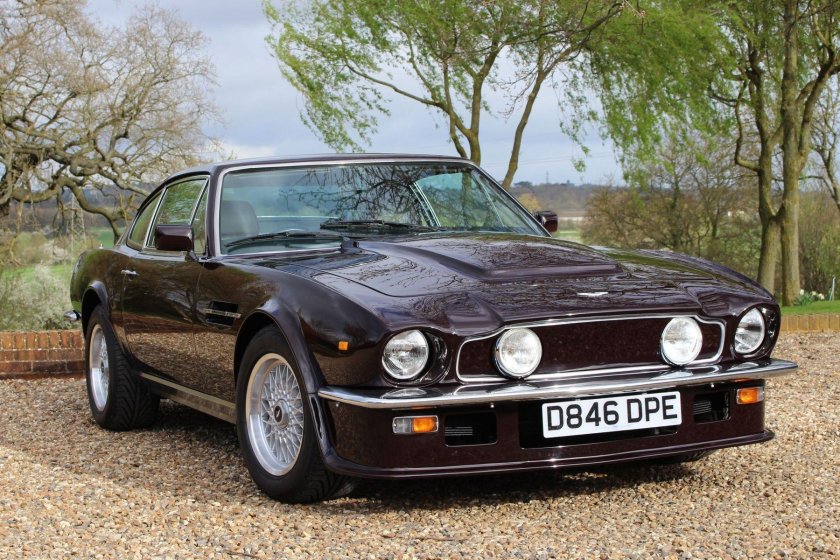Aston Martin v8 1972