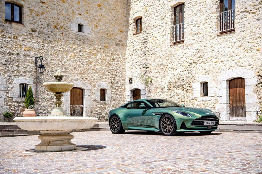 Aston martin db12