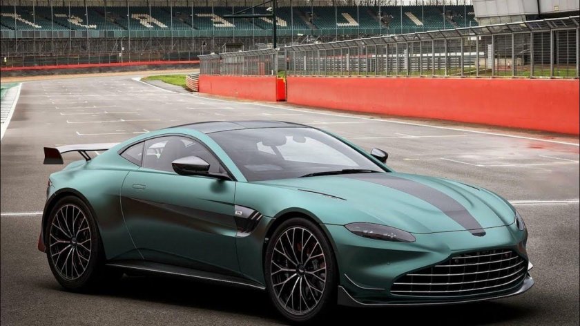 Астон Мартин 2021