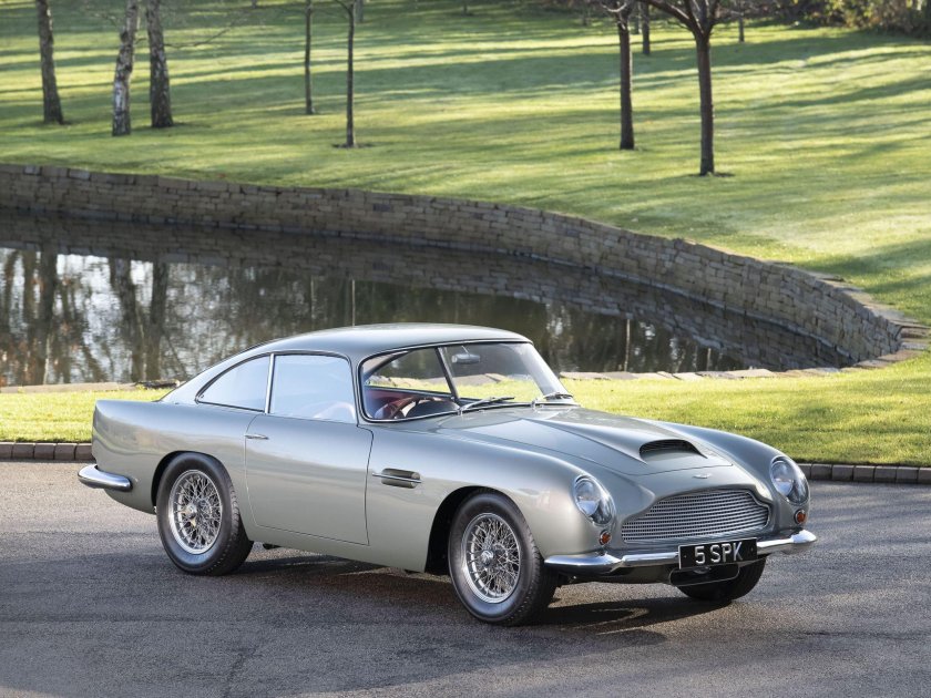 Астон Мартин db4