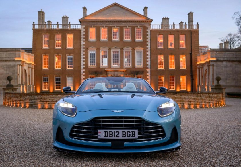 Aston martin db 12 volante