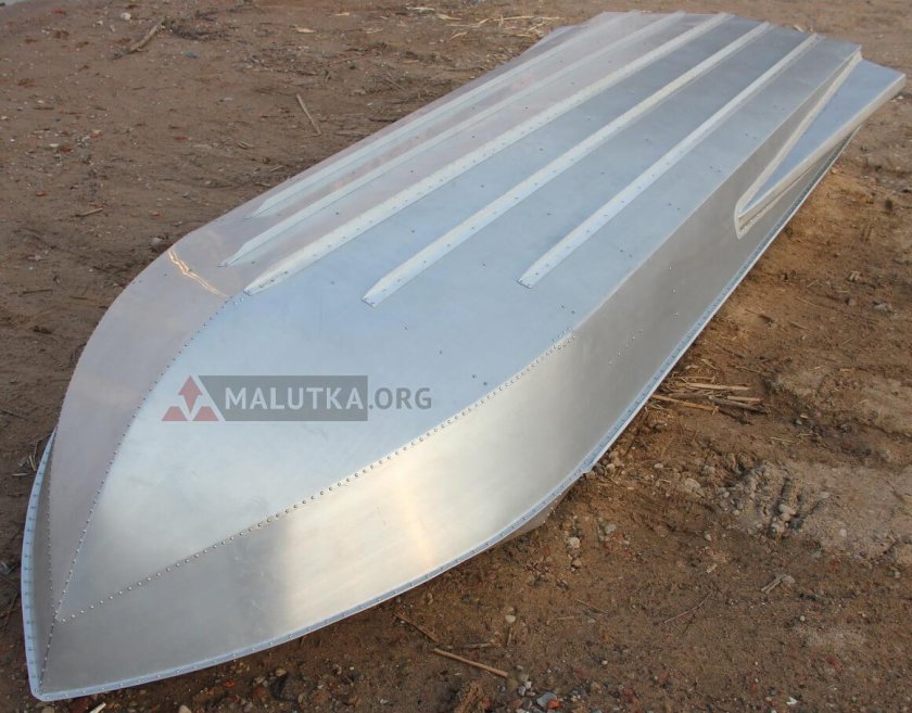 Алюминиевая лодка романтика-н 3.5 м. булями