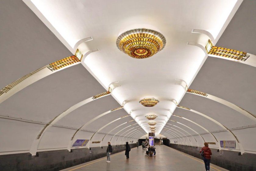 Станция метро парк челюскинцев