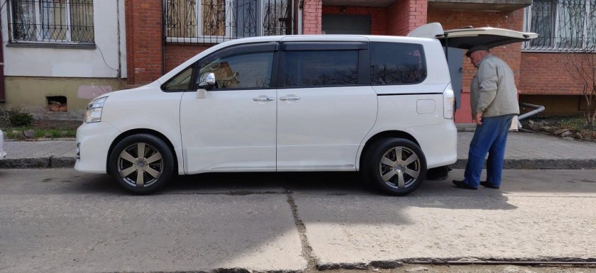 Тойота Вокси диски на 17