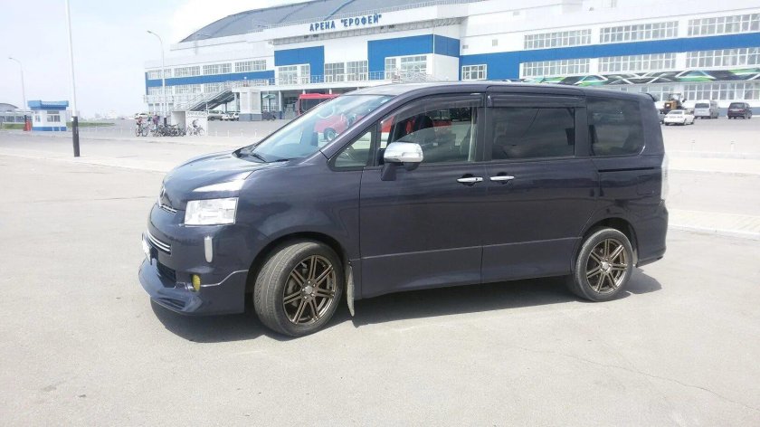 Диски Toyota Voxy r19